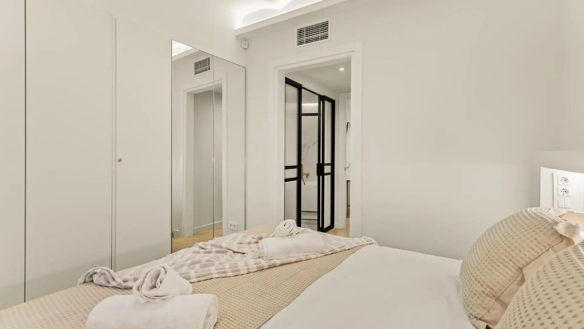 Modern & Stylish Apartment In Barcelona 0*,  Spain