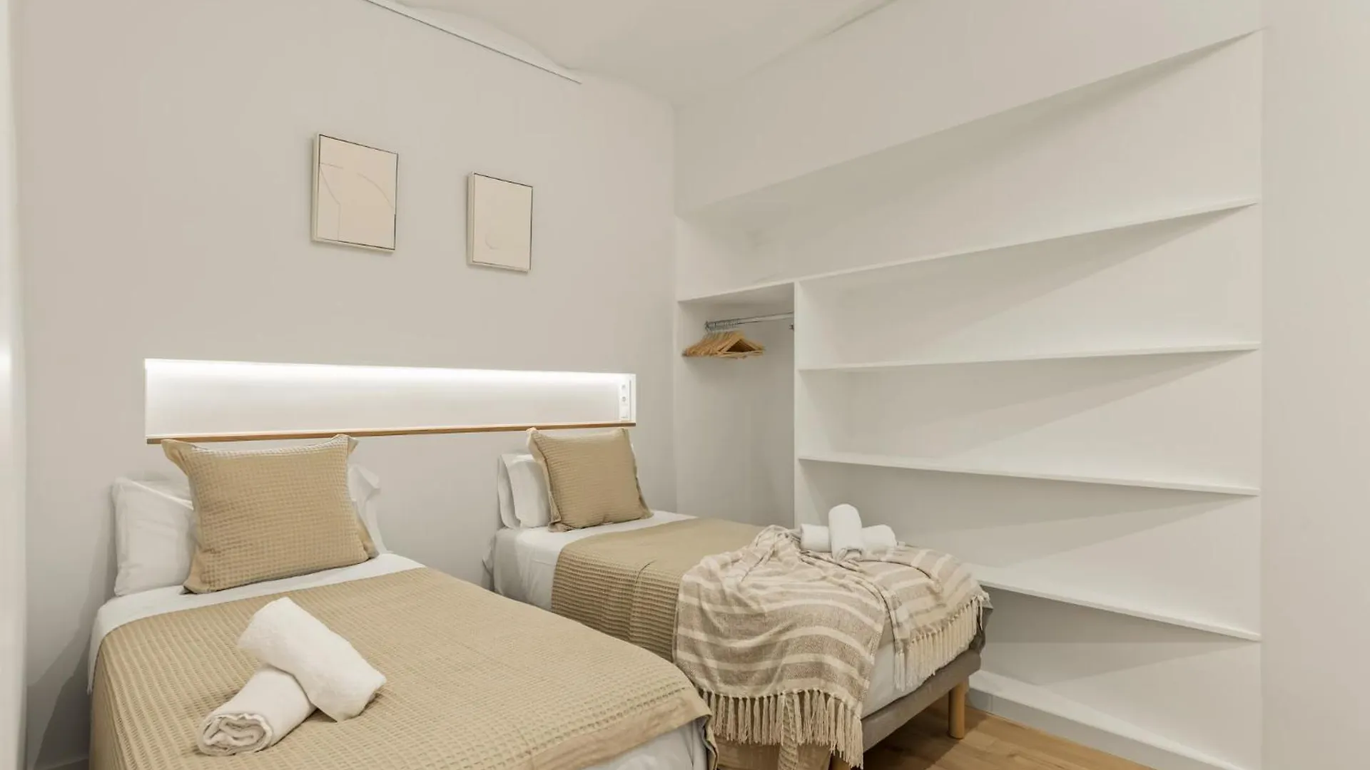 Modern & Stylish Apartment In Barcelona