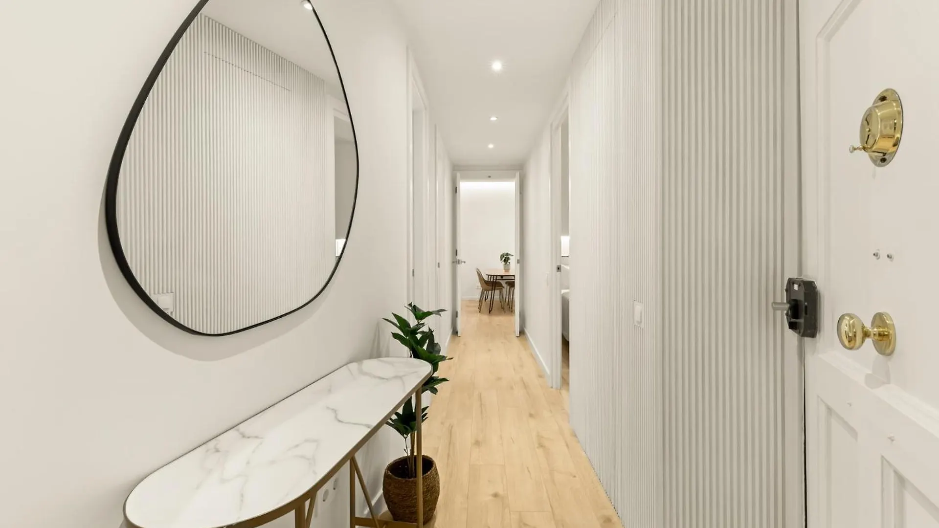 Modern & Stylish Apartment In Barcelona Spain